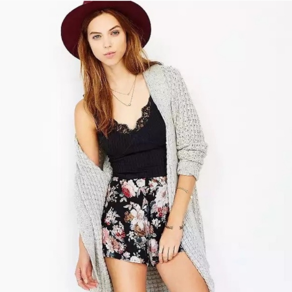 Oh My Love Urban Outfitters Floral Print Shorts Size XS Black/Tan/Pink